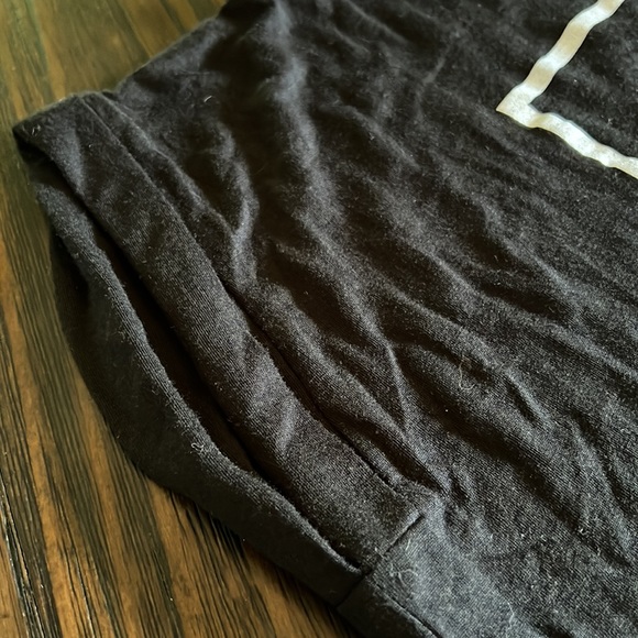 Vixxon/Dixxon black sleeveless shirt with red lips size medium - Picture 3 of 4